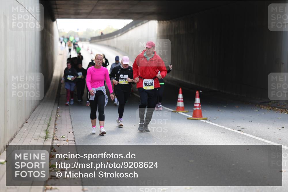 05.10.2025 - 20. swb-Marathon Bremen Michael Strokosch http://msf.ph/oto/9208624 05.10.2025 11:08:38 Laufen 1056, 10220 meine-sportfotos.de