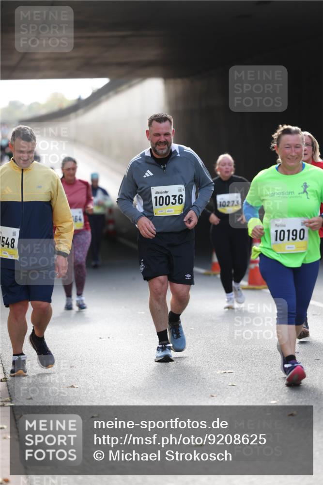 05.10.2025 - 20. swb-Marathon Bremen Michael Strokosch http://msf.ph/oto/9208625 05.10.2025 11:06:10 Laufen 548, 10036, 10273, 10190 meine-sportfotos.de