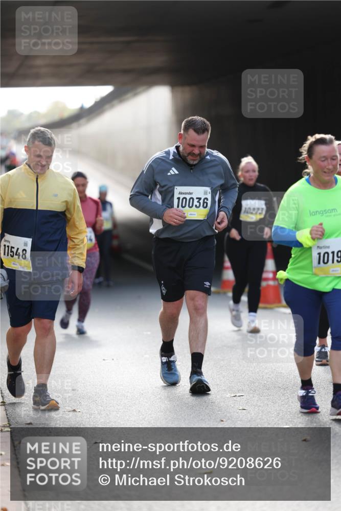 05.10.2025 - 20. swb-Marathon Bremen Michael Strokosch http://msf.ph/oto/9208626 05.10.2025 11:06:10 Laufen 11548, 10036, 10273, 1019 meine-sportfotos.de