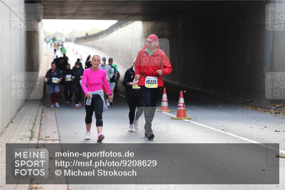 05.10.2025 - 20. swb-Marathon Bremen Michael Strokosch http://msf.ph/oto/9208629 05.10.2025 11:08:39 Laufen 10220 meine-sportfotos.de