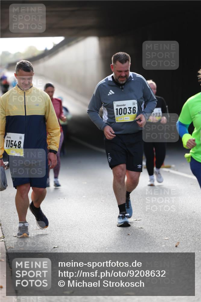 05.10.2025 - 20. swb-Marathon Bremen Michael Strokosch http://msf.ph/oto/9208632 05.10.2025 11:06:11 Laufen 11548, 10036 meine-sportfotos.de