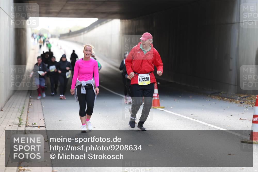 05.10.2025 - 20. swb-Marathon Bremen Michael Strokosch http://msf.ph/oto/9208634 05.10.2025 11:08:40 Laufen 10220 meine-sportfotos.de