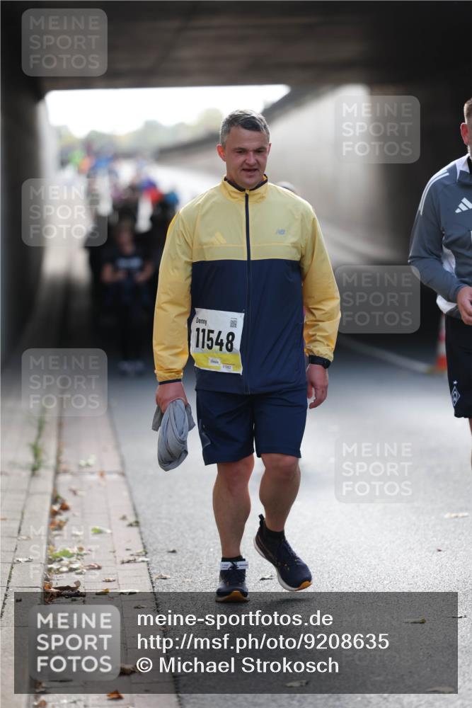 05.10.2025 - 20. swb-Marathon Bremen Michael Strokosch http://msf.ph/oto/9208635 05.10.2025 11:06:12 Laufen 11548, 01982 meine-sportfotos.de