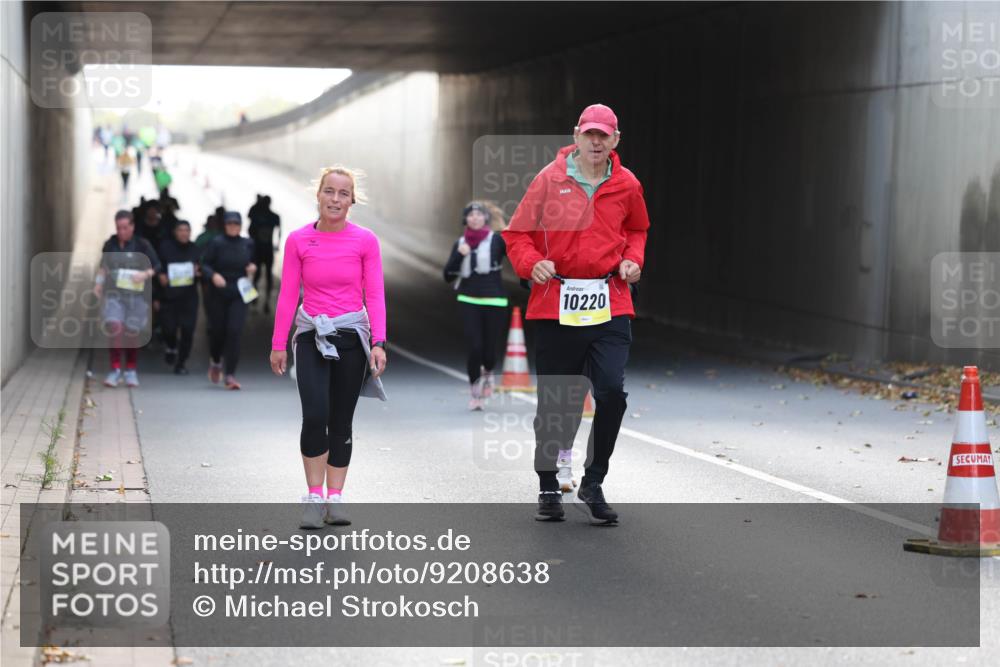05.10.2025 - 20. swb-Marathon Bremen Michael Strokosch http://msf.ph/oto/9208638 05.10.2025 11:08:40 Laufen 10220 meine-sportfotos.de