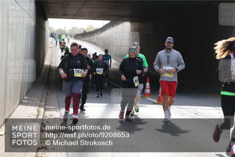05.10.2025 - 20. swb-Marathon Bremen Michael Strokosch http://msf.ph/oto/9208653 05.10.2025 11:08:47 Laufen 11029, 10023, 96, 106 meine-sportfotos.de