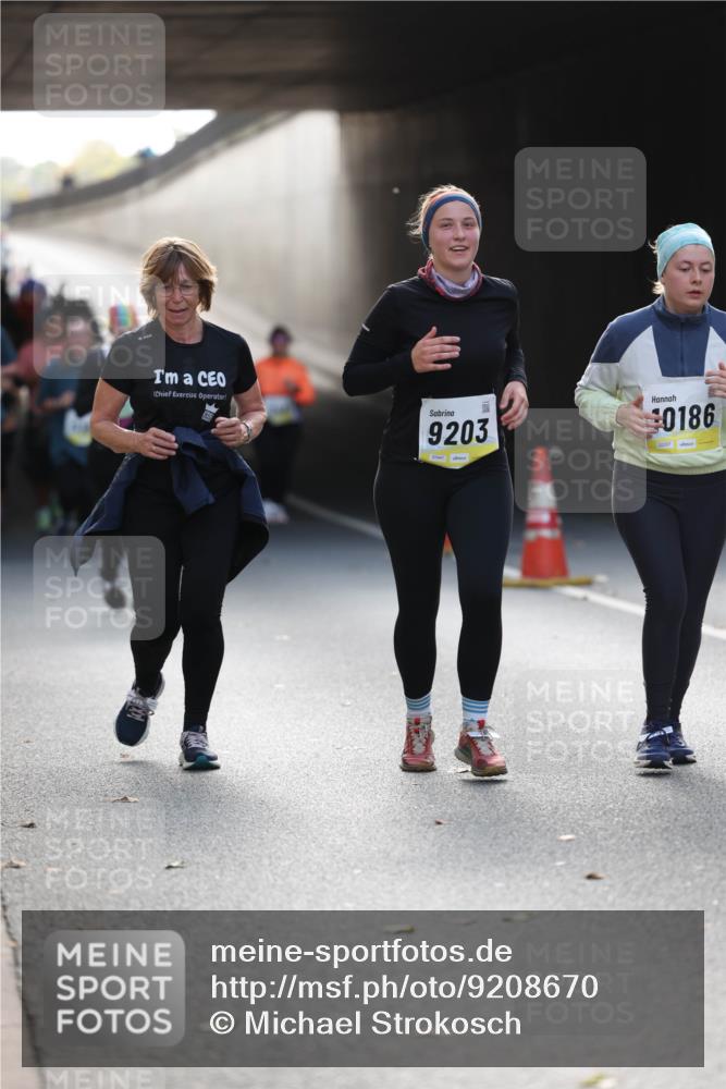 05.10.2025 - 20. swb-Marathon Bremen Michael Strokosch http://msf.ph/oto/9208670 05.10.2025 11:06:19 Laufen 9203, 02447, 0186, 02297 meine-sportfotos.de