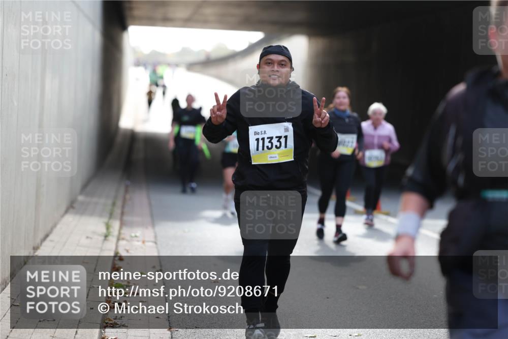 05.10.2025 - 20. swb-Marathon Bremen Michael Strokosch http://msf.ph/oto/9208671 05.10.2025 11:08:51 Laufen 11331 meine-sportfotos.de