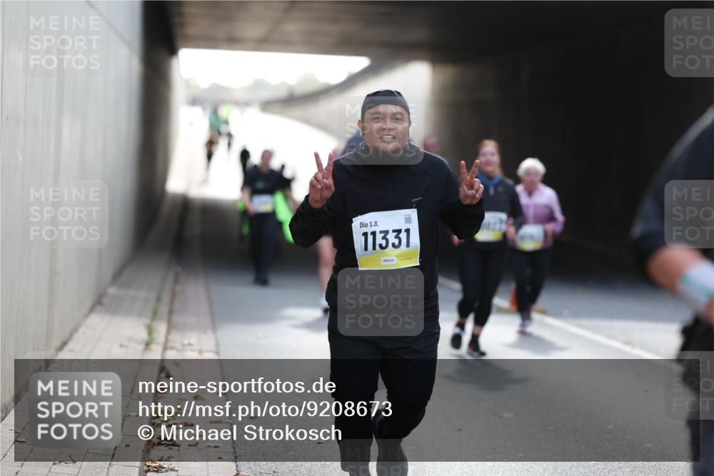 05.10.2025 - 20. swb-Marathon Bremen Michael Strokosch http://msf.ph/oto/9208673 05.10.2025 11:08:52 Laufen 11331 meine-sportfotos.de