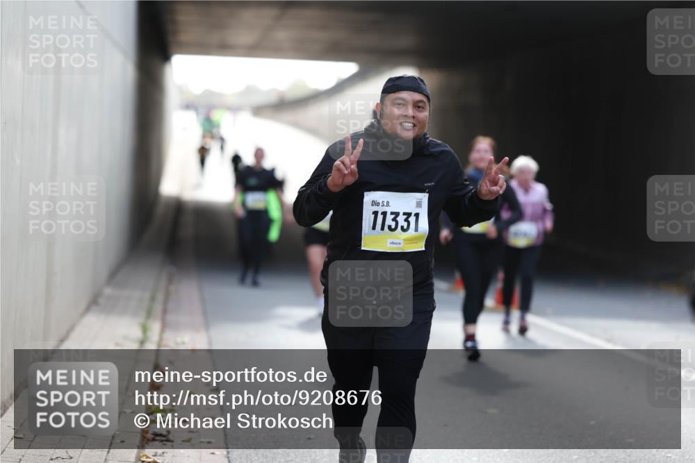 05.10.2025 - 20. swb-Marathon Bremen Michael Strokosch http://msf.ph/oto/9208676 05.10.2025 11:08:52 Laufen 11331 meine-sportfotos.de
