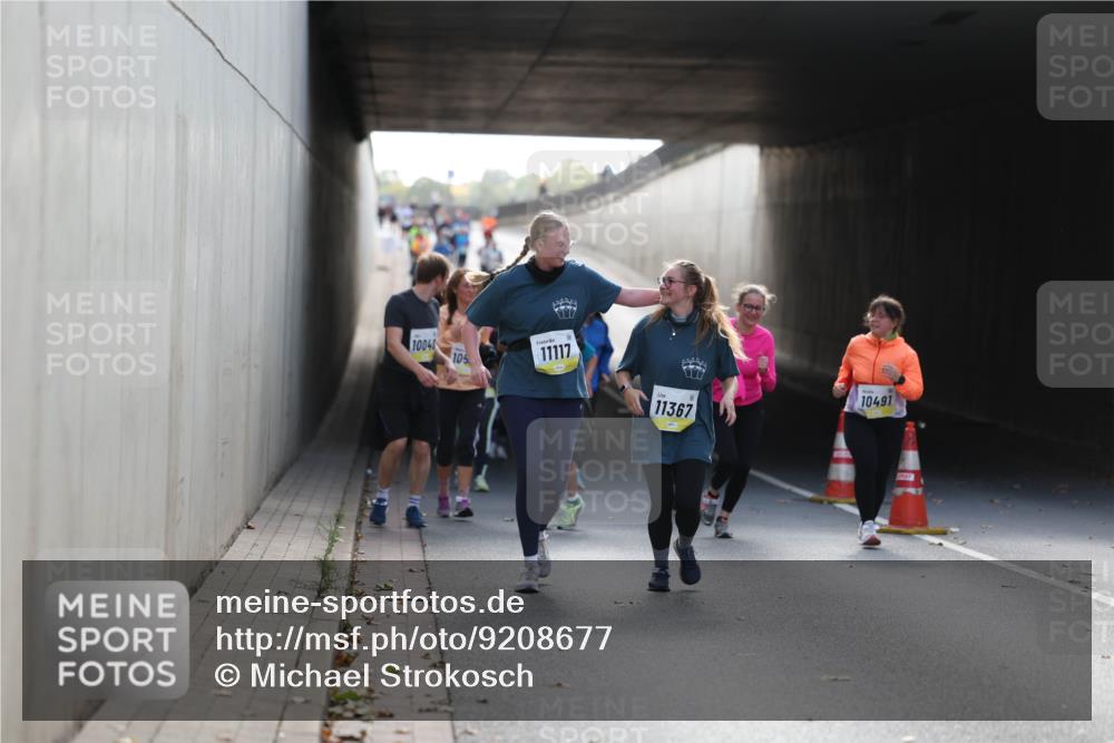 05.10.2025 - 20. swb-Marathon Bremen Michael Strokosch http://msf.ph/oto/9208677 05.10.2025 11:06:25 Laufen 10040, 105, 11117, 11367, 10491 meine-sportfotos.de
