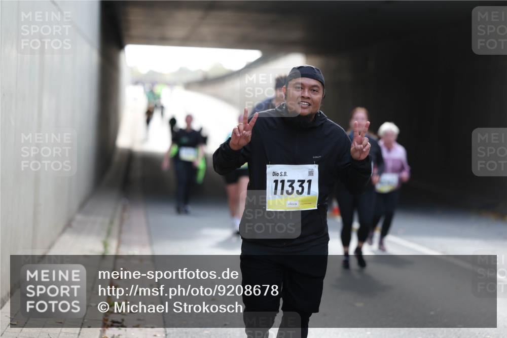 05.10.2025 - 20. swb-Marathon Bremen Michael Strokosch http://msf.ph/oto/9208678 05.10.2025 11:08:52 Laufen 11331 meine-sportfotos.de