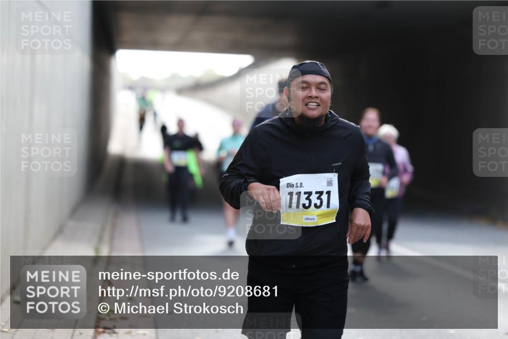 05.10.2025 - 20. swb-Marathon Bremen Michael Strokosch http://msf.ph/oto/9208681 05.10.2025 11:08:52 Laufen 11331 meine-sportfotos.de
