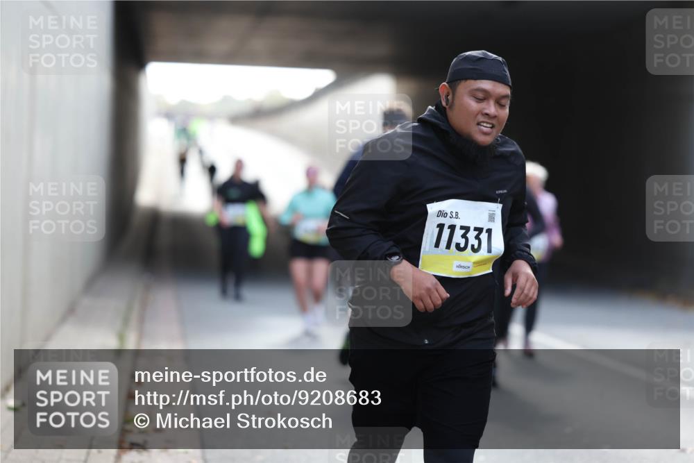 05.10.2025 - 20. swb-Marathon Bremen Michael Strokosch http://msf.ph/oto/9208683 05.10.2025 11:08:53 Laufen 11331 meine-sportfotos.de