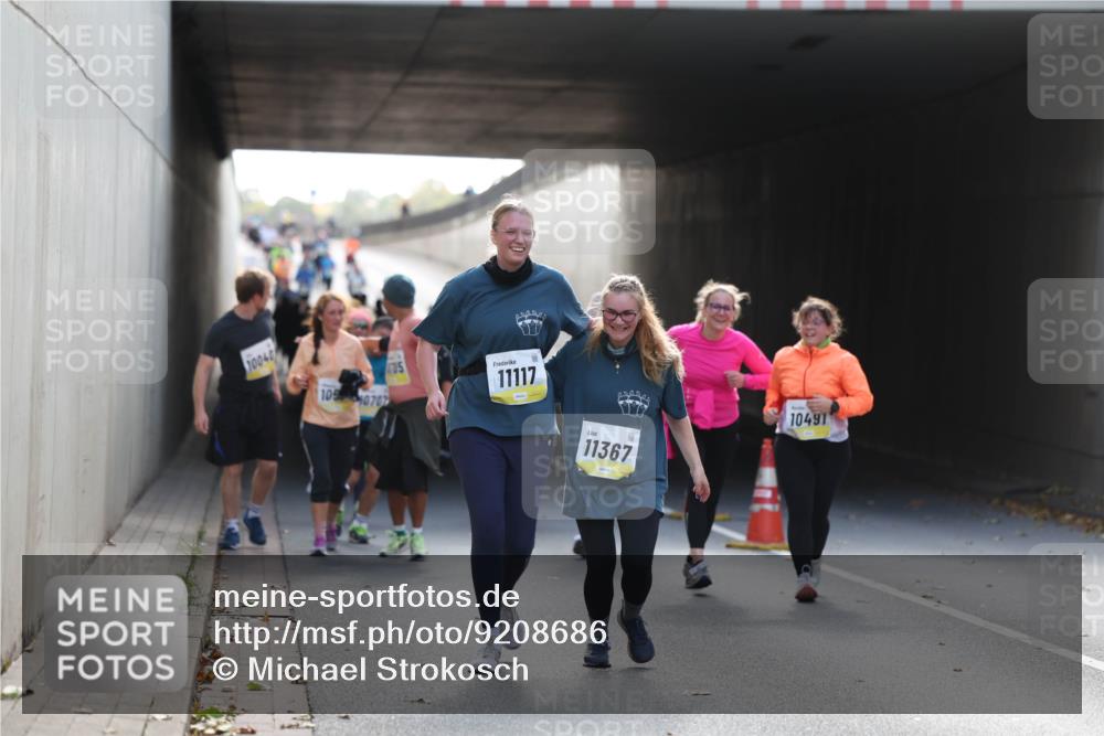 05.10.2025 - 20. swb-Marathon Bremen Michael Strokosch http://msf.ph/oto/9208686 05.10.2025 11:06:26 Laufen 10040, 105, 0707, 05, 11117, 11367, 10491 meine-sportfotos.de
