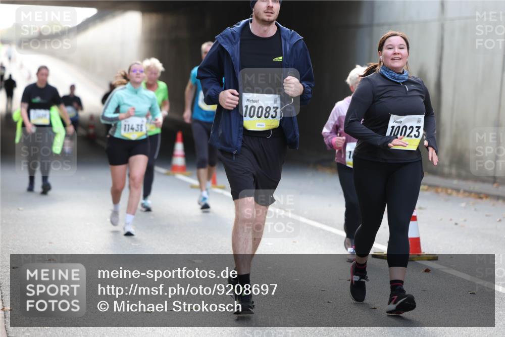 05.10.2025 - 20. swb-Marathon Bremen Michael Strokosch http://msf.ph/oto/9208697 05.10.2025 11:08:55 Laufen 11438, 10083, 10023 meine-sportfotos.de