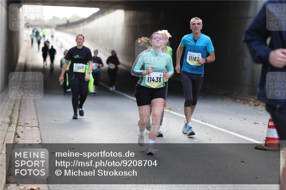 05.10.2025 - 20. swb-Marathon Bremen Michael Strokosch http://msf.ph/oto/9208704 05.10.2025 11:08:57 Laufen 11020, 11438, 11182 meine-sportfotos.de