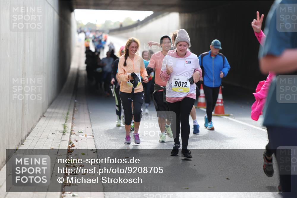 05.10.2025 - 20. swb-Marathon Bremen Michael Strokosch http://msf.ph/oto/9208705 05.10.2025 11:06:30 Laufen 9012 meine-sportfotos.de