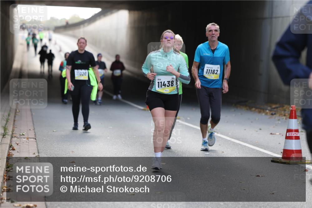 05.10.2025 - 20. swb-Marathon Bremen Michael Strokosch http://msf.ph/oto/9208706 05.10.2025 11:08:57 Laufen 11020, 11438, 11182 meine-sportfotos.de