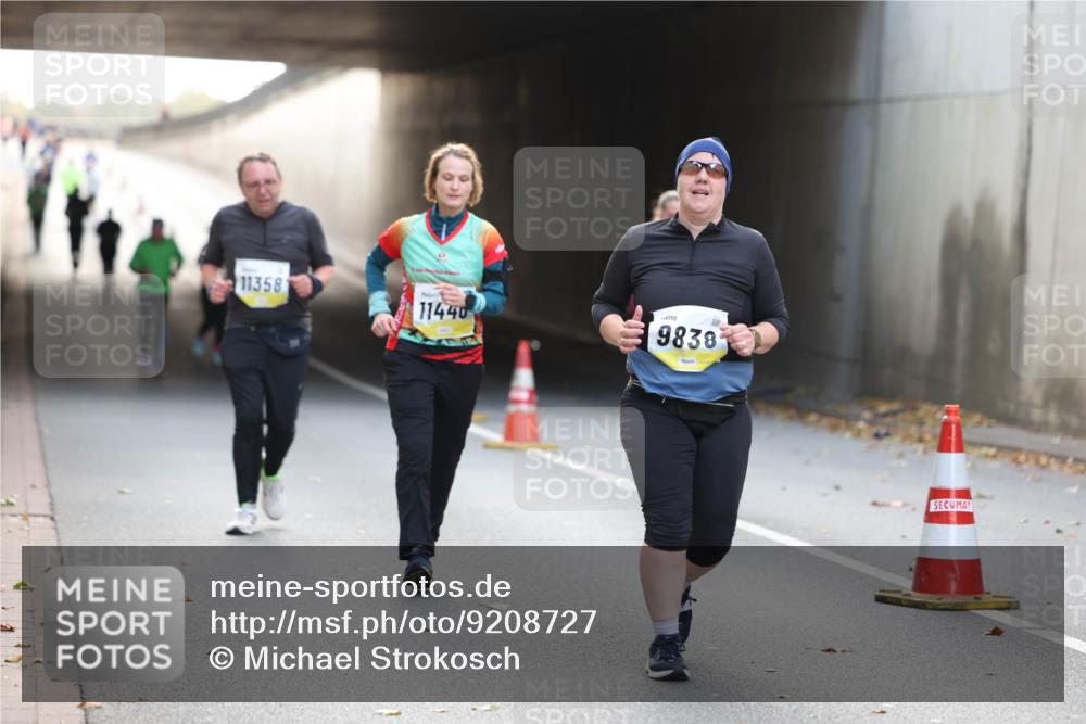05.10.2025 - 20. swb-Marathon Bremen Michael Strokosch http://msf.ph/oto/9208727 05.10.2025 11:09:07 Laufen 11358, 11440, 9838 meine-sportfotos.de