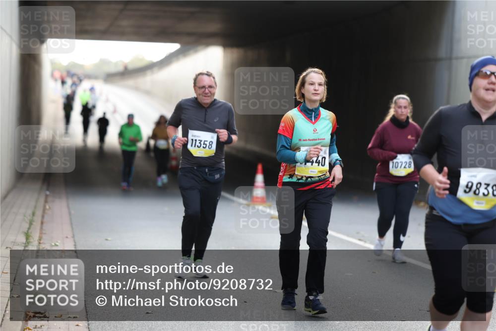 05.10.2025 - 20. swb-Marathon Bremen Michael Strokosch http://msf.ph/oto/9208732 05.10.2025 11:09:08 Laufen 11358, 20, 440, 10728, 9838 meine-sportfotos.de