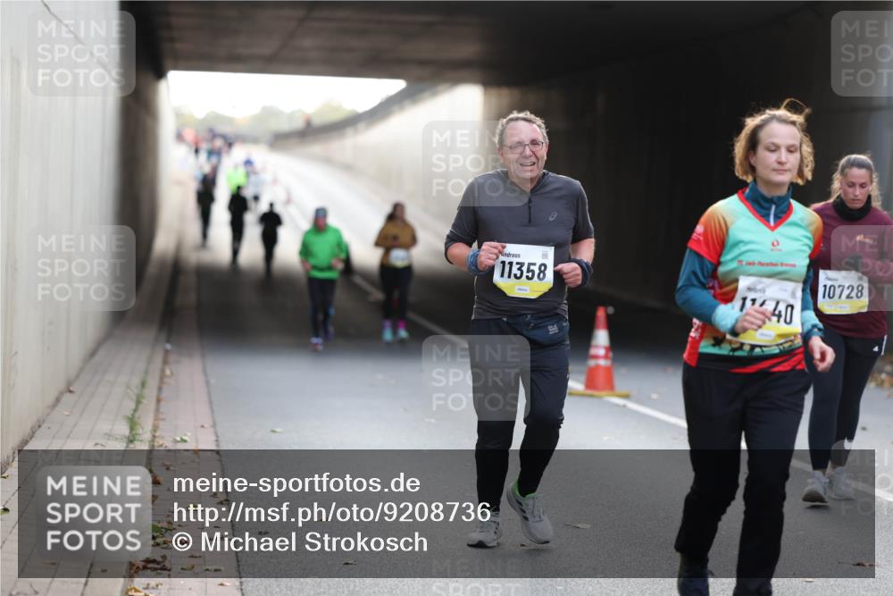 05.10.2025 - 20. swb-Marathon Bremen Michael Strokosch http://msf.ph/oto/9208736 05.10.2025 11:09:09 Laufen 11358, 1440, 10728 meine-sportfotos.de