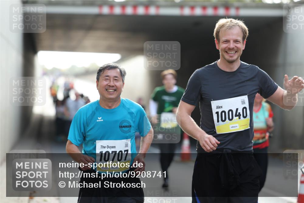 05.10.2025 - 20. swb-Marathon Bremen Michael Strokosch http://msf.ph/oto/9208741 05.10.2025 11:06:36 Laufen 10040, 10707, 01852 meine-sportfotos.de