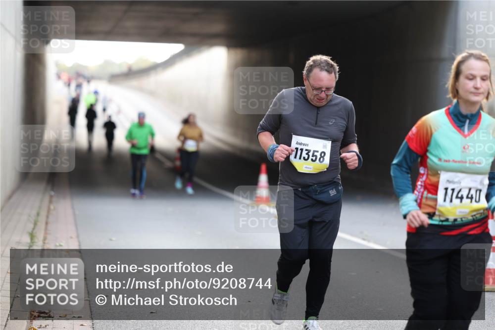 05.10.2025 - 20. swb-Marathon Bremen Michael Strokosch http://msf.ph/oto/9208744 05.10.2025 11:09:10 Laufen 11358, 11440 meine-sportfotos.de