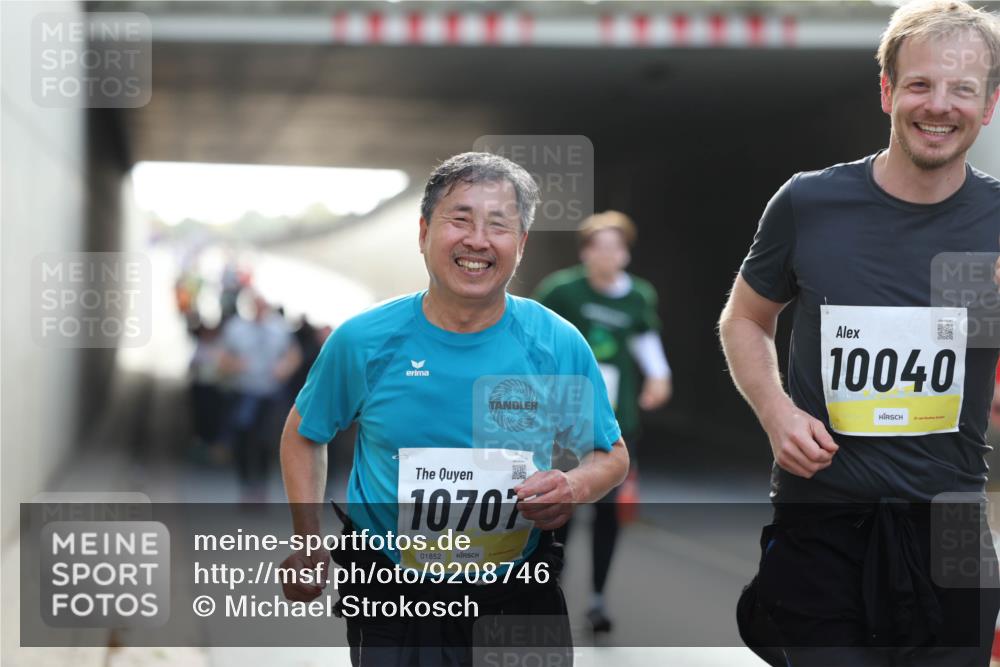 05.10.2025 - 20. swb-Marathon Bremen Michael Strokosch http://msf.ph/oto/9208746 05.10.2025 11:06:36 Laufen 10707, 01852, 10040 meine-sportfotos.de