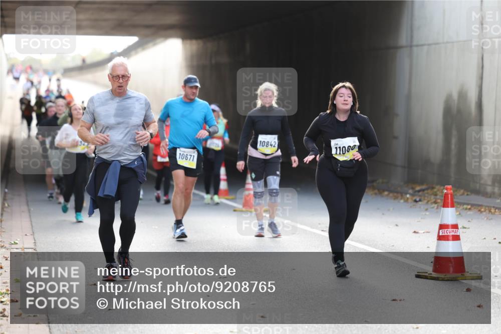 05.10.2025 - 20. swb-Marathon Bremen Michael Strokosch http://msf.ph/oto/9208765 05.10.2025 11:06:42 Laufen 10671, 10842, 11060 meine-sportfotos.de