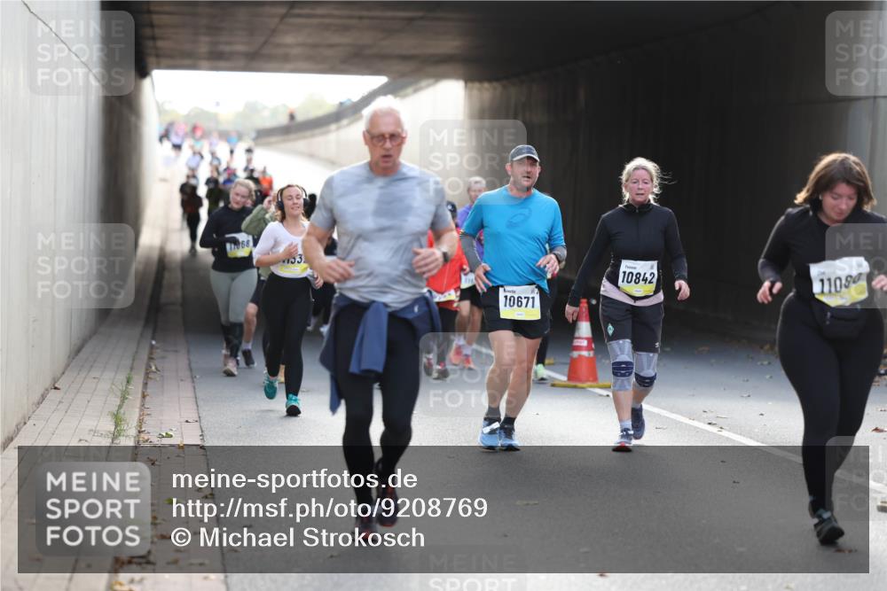 05.10.2025 - 20. swb-Marathon Bremen Michael Strokosch http://msf.ph/oto/9208769 05.10.2025 11:06:43 Laufen 11968, 10671, 10842, 11080 meine-sportfotos.de