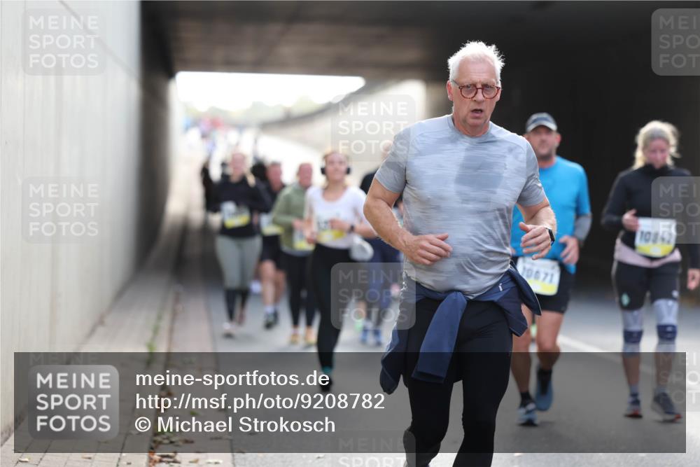 05.10.2025 - 20. swb-Marathon Bremen Michael Strokosch http://msf.ph/oto/9208782 05.10.2025 11:06:45 Laufen 10671, 10842 meine-sportfotos.de