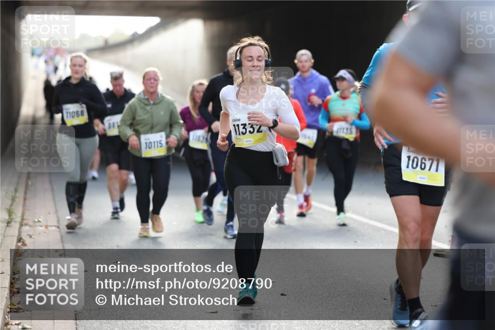 05.10.2025 - 20. swb-Marathon Bremen Michael Strokosch http://msf.ph/oto/9208790 05.10.2025 11:06:47 Laufen 11058, 10115, 11332, 1135, 10671 meine-sportfotos.de