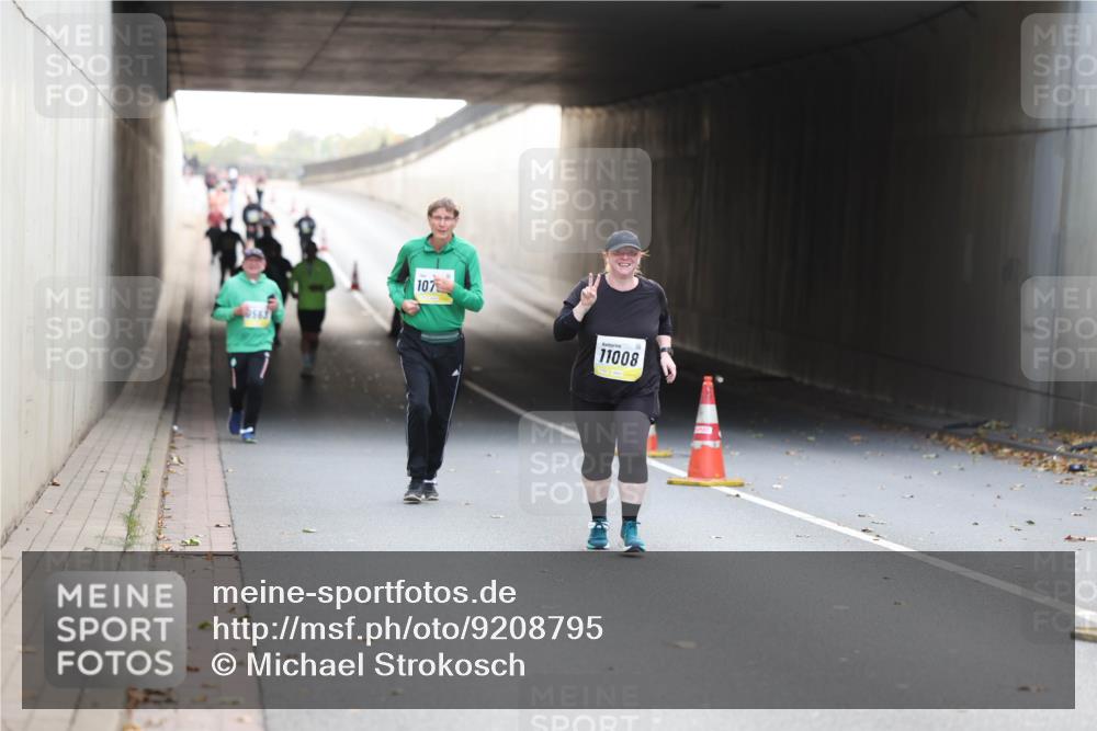 05.10.2025 - 20. swb-Marathon Bremen Michael Strokosch http://msf.ph/oto/9208795 05.10.2025 11:09:29 Laufen 5958, 107, 11008 meine-sportfotos.de