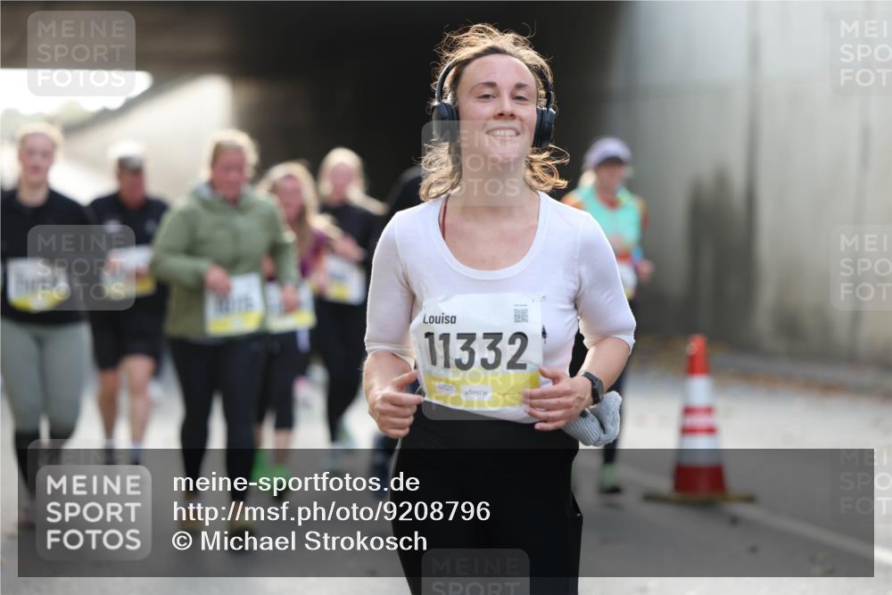 05.10.2025 - 20. swb-Marathon Bremen Michael Strokosch http://msf.ph/oto/9208796 05.10.2025 11:06:49 Laufen 11332, 02527 meine-sportfotos.de