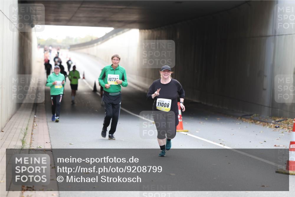 05.10.2025 - 20. swb-Marathon Bremen Michael Strokosch http://msf.ph/oto/9208799 05.10.2025 11:09:30 Laufen 563, 1073, 11008 meine-sportfotos.de