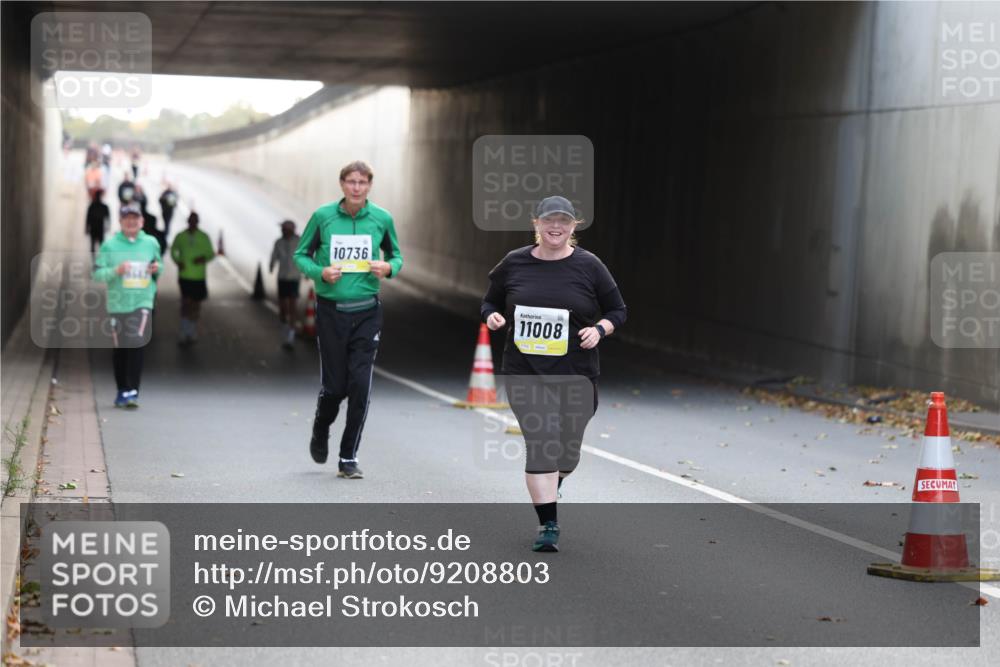 05.10.2025 - 20. swb-Marathon Bremen Michael Strokosch http://msf.ph/oto/9208803 05.10.2025 11:09:31 Laufen 10736, 11008 meine-sportfotos.de