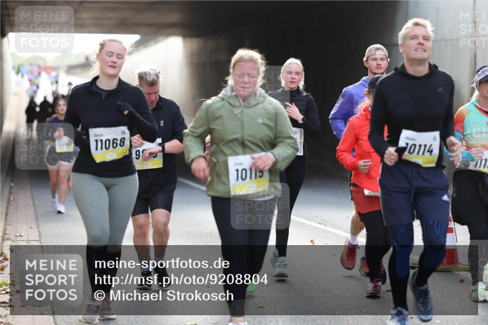 05.10.2025 - 20. swb-Marathon Bremen Michael Strokosch http://msf.ph/oto/9208804 05.10.2025 11:06:50 Laufen 11068, 9, 90, 10115, 10114 meine-sportfotos.de