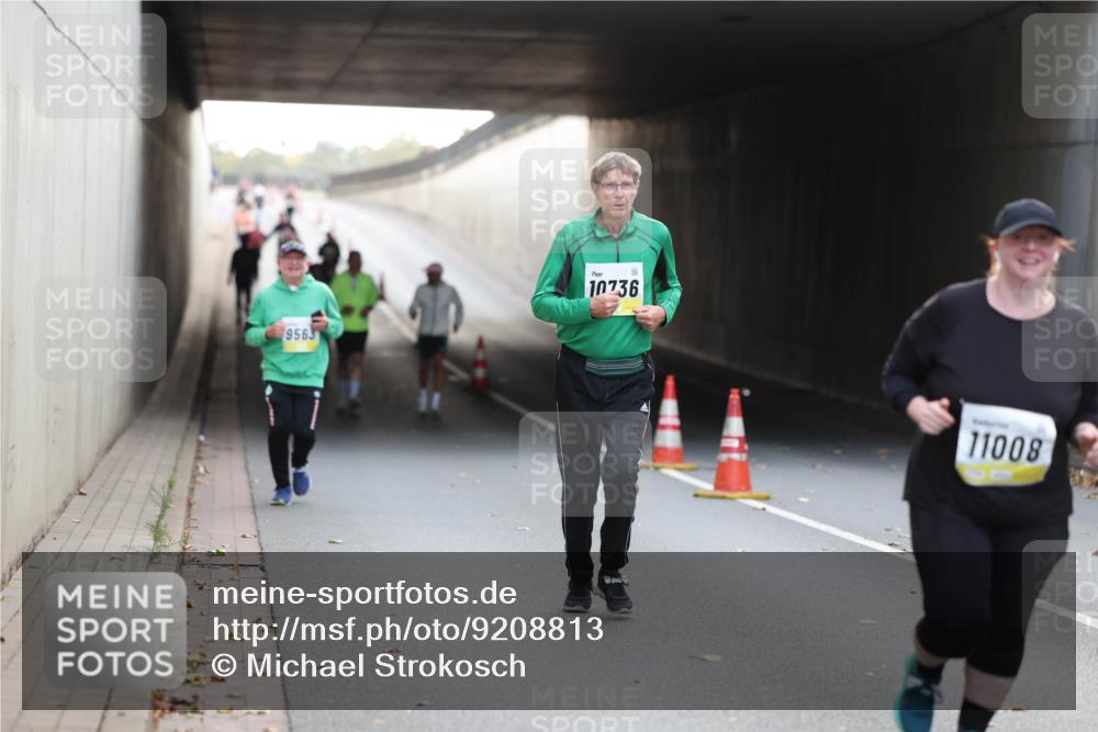 05.10.2025 - 20. swb-Marathon Bremen Michael Strokosch http://msf.ph/oto/9208813 05.10.2025 11:09:33 Laufen 9563, 10736, 11008 meine-sportfotos.de