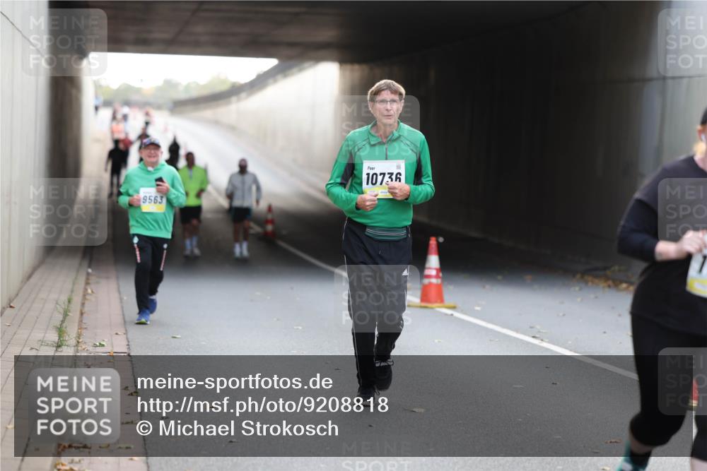 05.10.2025 - 20. swb-Marathon Bremen Michael Strokosch http://msf.ph/oto/9208818 05.10.2025 11:09:33 Laufen 9563, 10736 meine-sportfotos.de