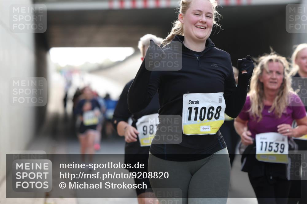05.10.2025 - 20. swb-Marathon Bremen Michael Strokosch http://msf.ph/oto/9208820 05.10.2025 11:06:52 Laufen 11068, 981, 11539 meine-sportfotos.de