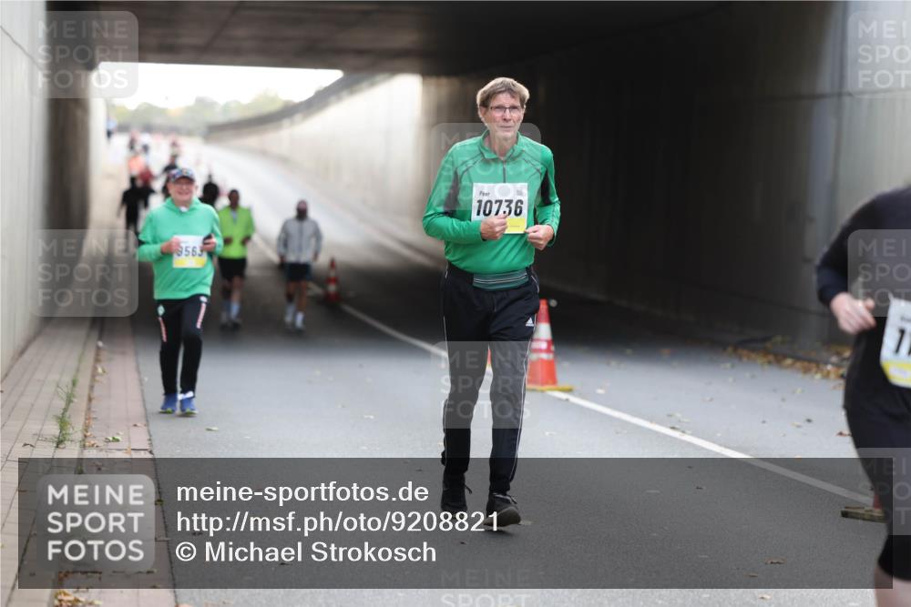05.10.2025 - 20. swb-Marathon Bremen Michael Strokosch http://msf.ph/oto/9208821 05.10.2025 11:09:33 Laufen 3563, 10736, 11 meine-sportfotos.de