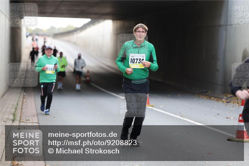 05.10.2025 - 20. swb-Marathon Bremen Michael Strokosch http://msf.ph/oto/9208823 05.10.2025 11:09:34 Laufen 9563, 1073 meine-sportfotos.de