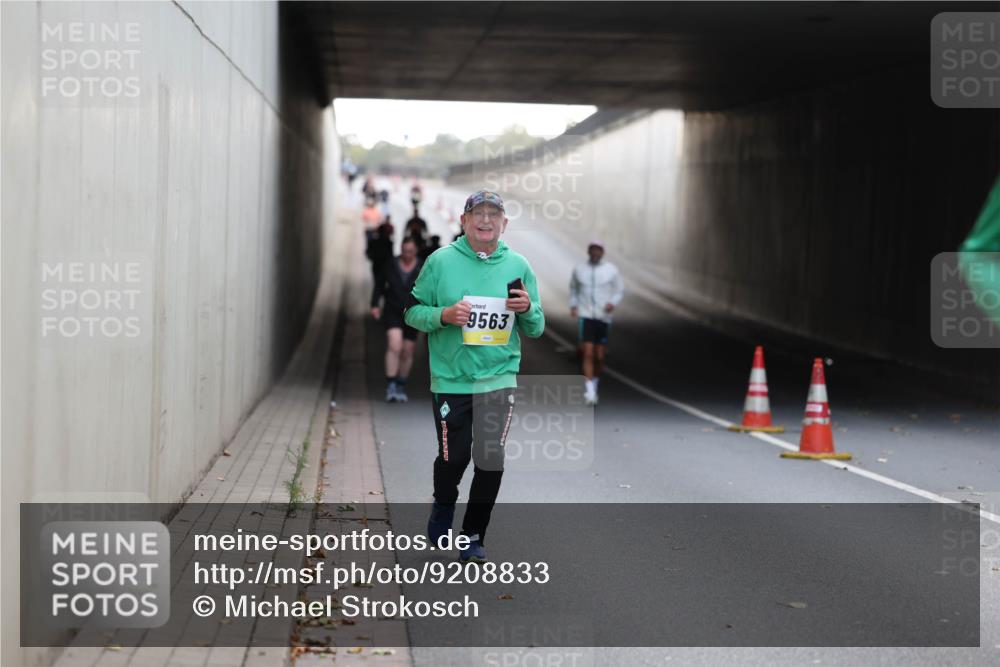 05.10.2025 - 20. swb-Marathon Bremen Michael Strokosch http://msf.ph/oto/9208833 05.10.2025 11:09:36 Laufen 9563 meine-sportfotos.de