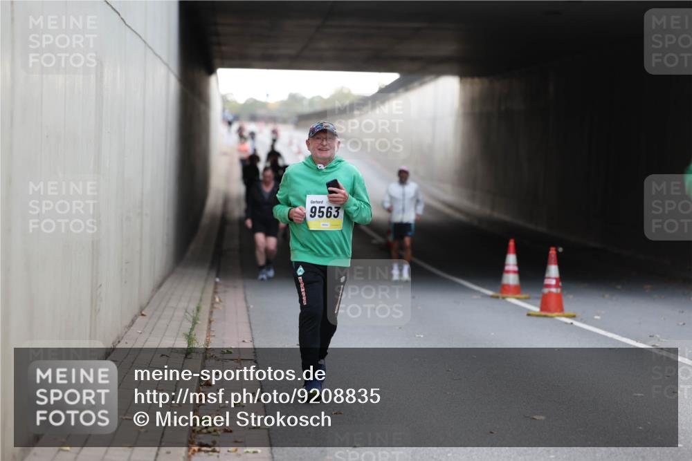 05.10.2025 - 20. swb-Marathon Bremen Michael Strokosch http://msf.ph/oto/9208835 05.10.2025 11:09:36 Laufen 9563 meine-sportfotos.de