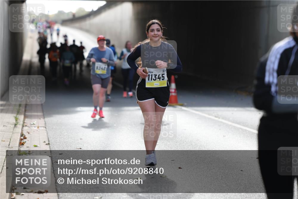 05.10.2025 - 20. swb-Marathon Bremen Michael Strokosch http://msf.ph/oto/9208840 05.10.2025 11:06:56 Laufen 8342, 11345 meine-sportfotos.de