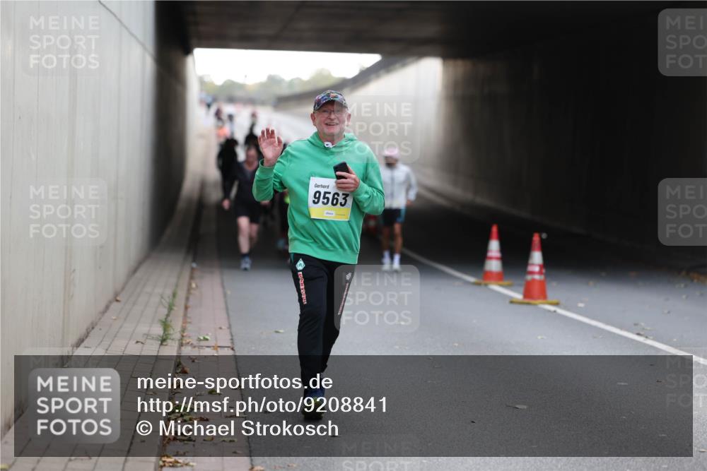 05.10.2025 - 20. swb-Marathon Bremen Michael Strokosch http://msf.ph/oto/9208841 05.10.2025 11:09:37 Laufen 9563 meine-sportfotos.de