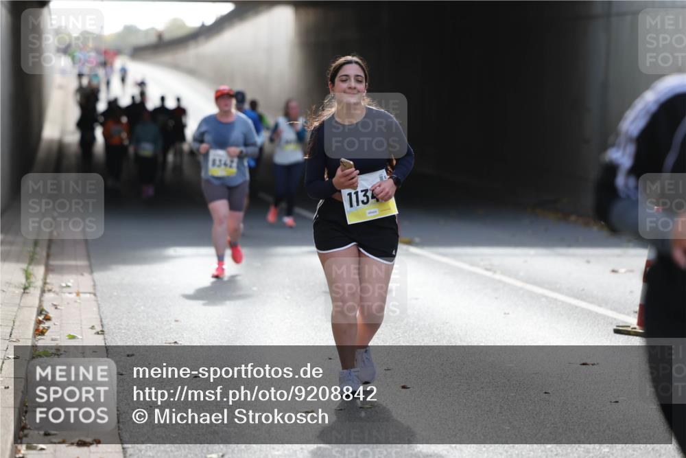 05.10.2025 - 20. swb-Marathon Bremen Michael Strokosch http://msf.ph/oto/9208842 05.10.2025 11:06:56 Laufen 8342, 1134 meine-sportfotos.de