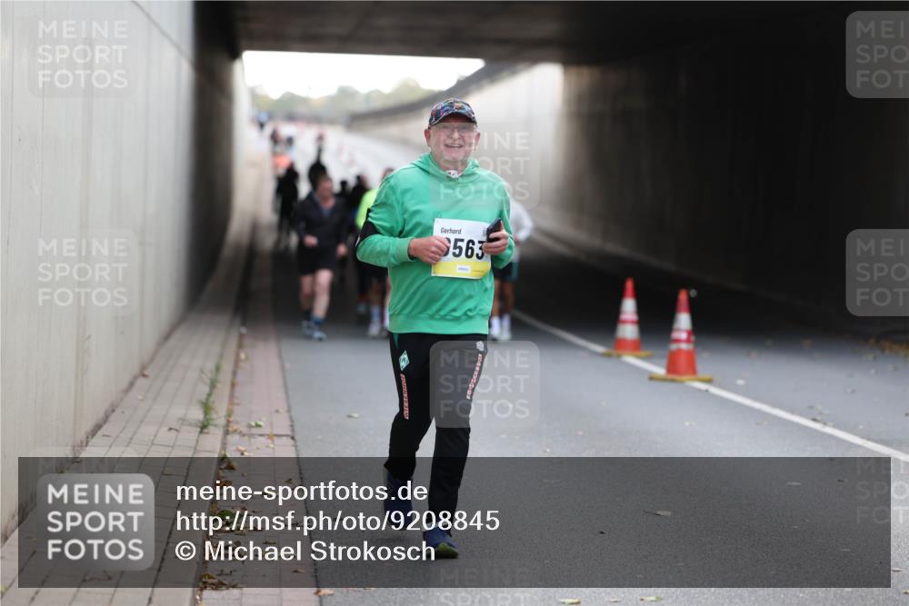 05.10.2025 - 20. swb-Marathon Bremen Michael Strokosch http://msf.ph/oto/9208845 05.10.2025 11:09:37 Laufen 563 meine-sportfotos.de