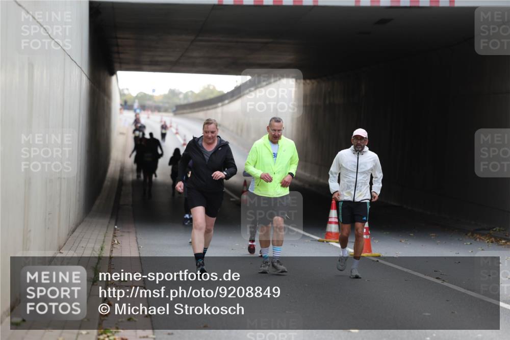 05.10.2025 - 20. swb-Marathon Bremen Michael Strokosch http://msf.ph/oto/9208849 05.10.2025 11:09:43 Laufen 3 meine-sportfotos.de