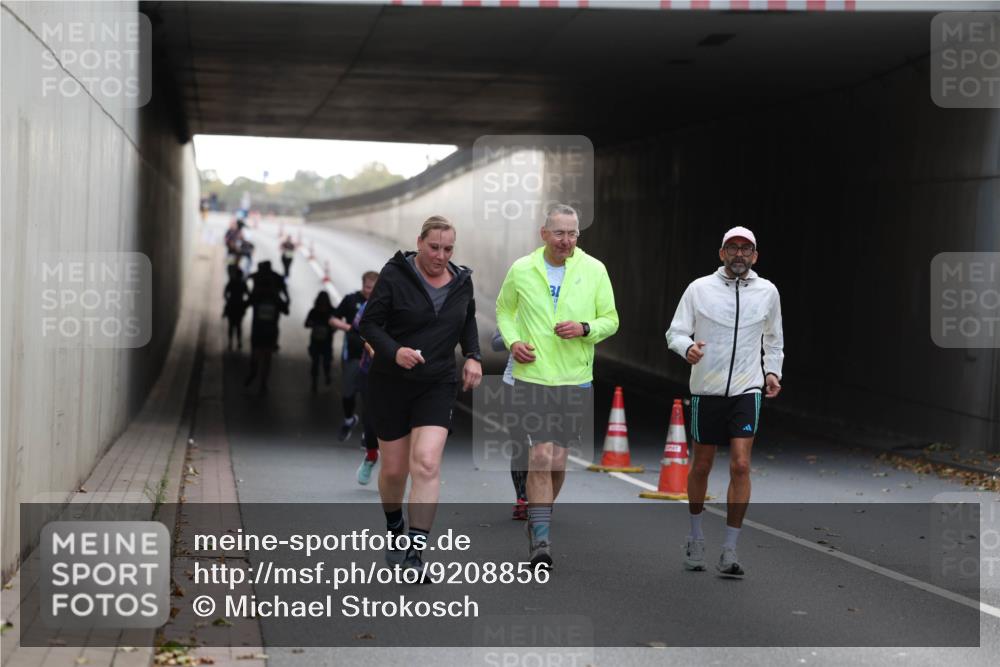 05.10.2025 - 20. swb-Marathon Bremen Michael Strokosch http://msf.ph/oto/9208856 05.10.2025 11:09:45 Laufen 3 meine-sportfotos.de